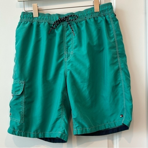 Tommy Hilfiger Men’s aqua swim trunks SZ M Flag spell out Drawstring Lined Beach - Picture 1 of 11